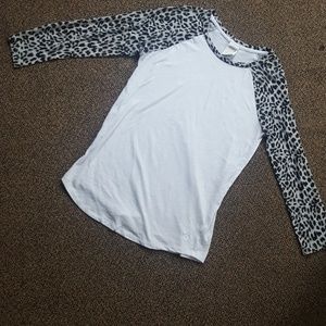 🖤VS Pink Cheetah Print Shirt🖤